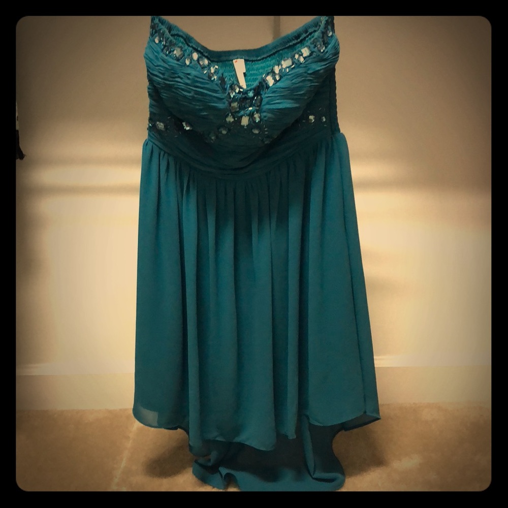 Strapless teal bridesmaid/party dress.